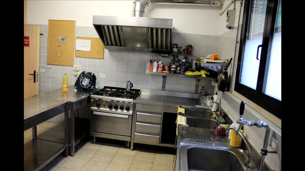 Hostel Pisa Villa Giulia ภายนอก รูปภาพ